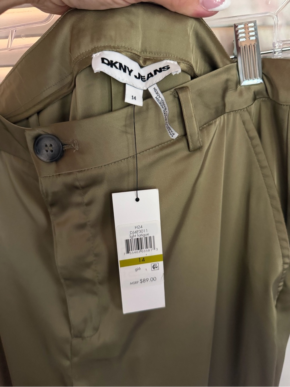 NWT DKNY Never Worn Women’s Cargo Chinos — Olive Green